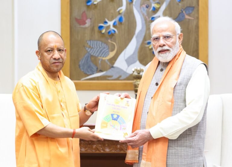 Chief Minister of Uttar Pradesh, Shri Yogi Adityanath met the Prime Minister, Shri Narendra Modi, today.
