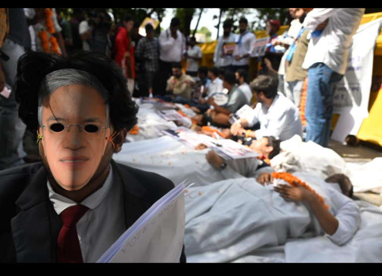 Supreme Court Issues Notice to Centre and ECI Over Petitions Challenging Decisions by Gyanesh Kumar-Led Panel Amid Protests